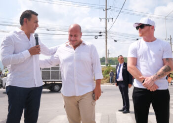 Inaugura Enrique Alfaro obras de reencarpetamiento