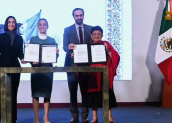 Presidenta Claudia Sheinbaum firma decreto que devuelve CFE y Pemex al pueblo de México como empresas públicas del Estado