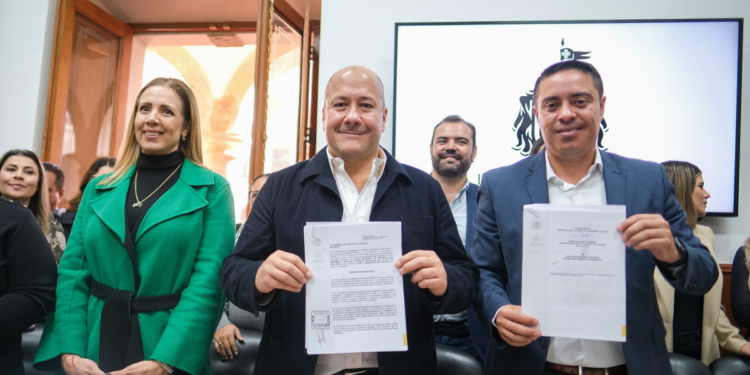 Mochilas, útiles y uniformes: serán un derecho en Jalisco