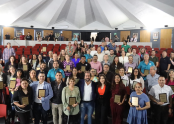 Reconocen trayectoria laboral del personal de DIF Jalisco al servicio de los grupos prioritarios