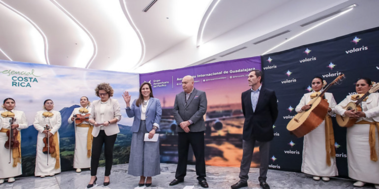 Arriba vuelo inaugural de la ruta Guadalajara-San José, Costa Rica