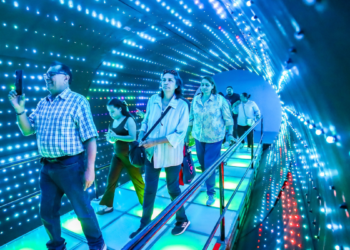 La Canica Azul “Un Universo de Color”, una de las principales atracciones de Fiestas de Octubre 2024