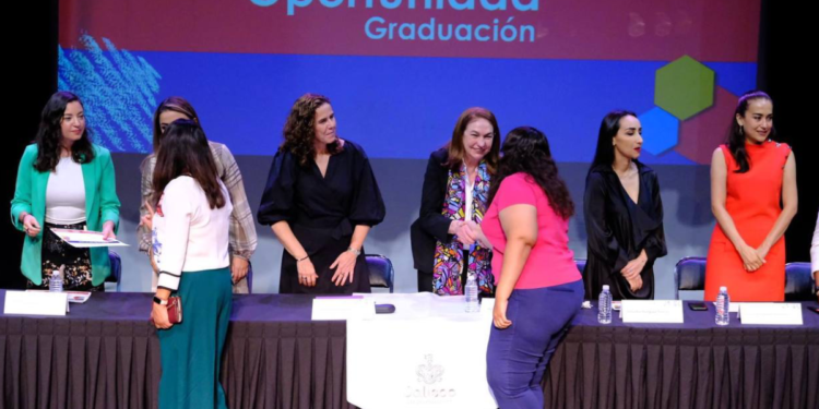 175 graduadas y 47 personas servidoras públicas, a través del programa ONU Mujeres