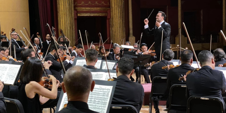 La Filarmónica de Jalisco y la compañía Seña y Verbo reimaginan “Sherezade” para unir la música y la sordera