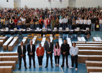 Concluye en Tlajomulco entrega de Chromebooks a docentes frente a grupo