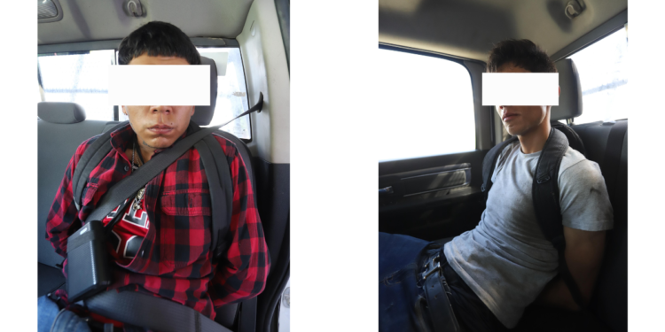 Detienen a dos hombres con arma de fabricación ilícita y cartuchos útiles en Tlaquepaque