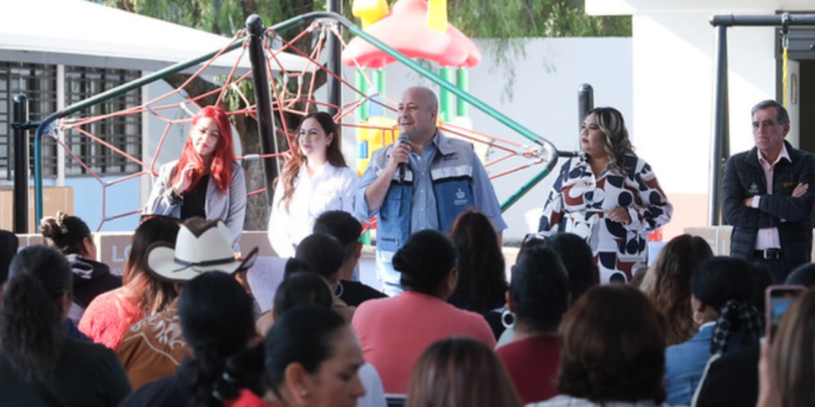 Enrique Alfaro cumplió y entregó la obra de renovación total del preescolar Joaquín Figueroa en Ocotlán