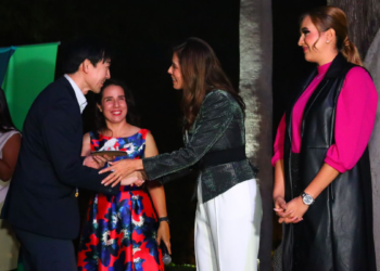 Entrega AMBU reconocimientos a empresas aliadas de Bosques para Siempre