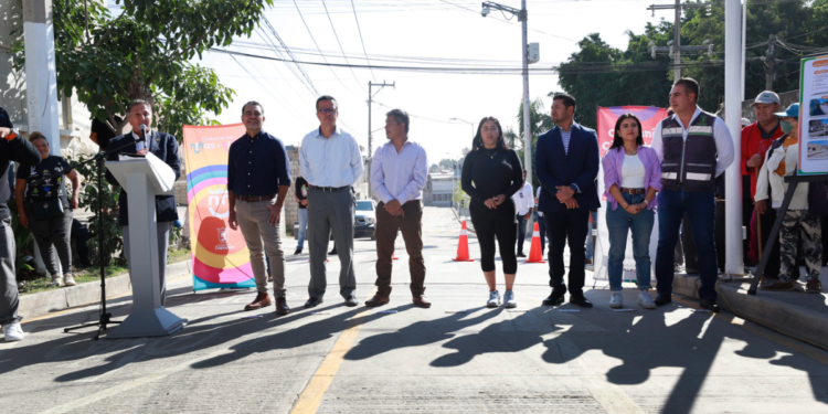 Frangie entrega calles renovadas en Lomas de la Primavera