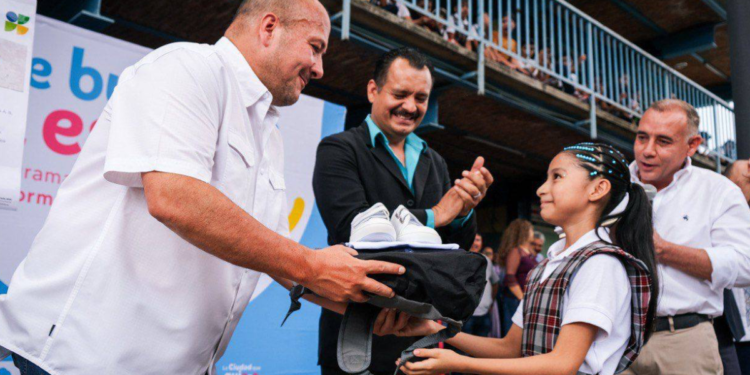 «Jalisco tiene el mejor sistema educativo de México», Enrique Alfaro