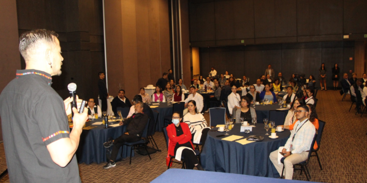 En 3er. Encuentro de Expertos en Enfermedades Respiratorias evalúan retos ante la temporada invernal