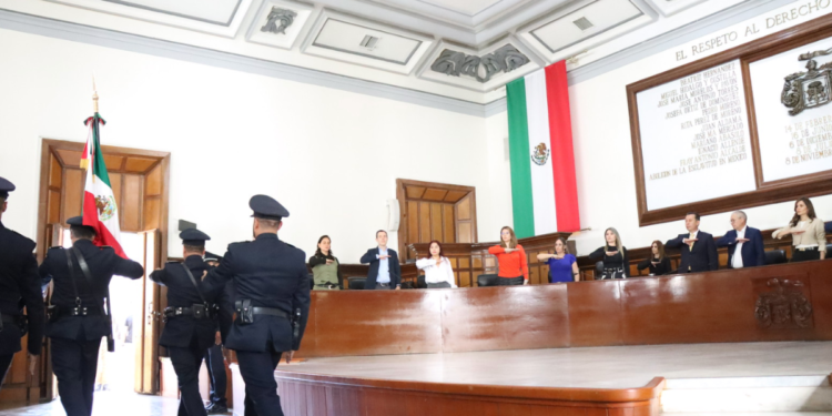 Conmemoran 485 aniversario del otorgamiento del escudo de armas y la declaratoria de Ciudad a Guadalajara