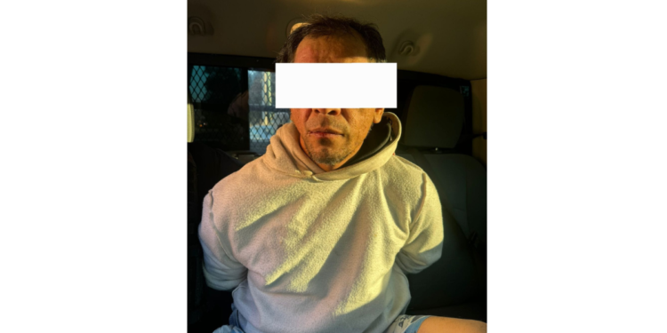 Detienen a Hombre por Violencia Familiar; Contaba con Orden de Restricción y Aprehensión