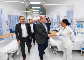 Enrique Alfaro entrega renovación del Antiguo Hospital Civil