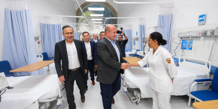 Enrique Alfaro entrega renovación del Antiguo Hospital Civil