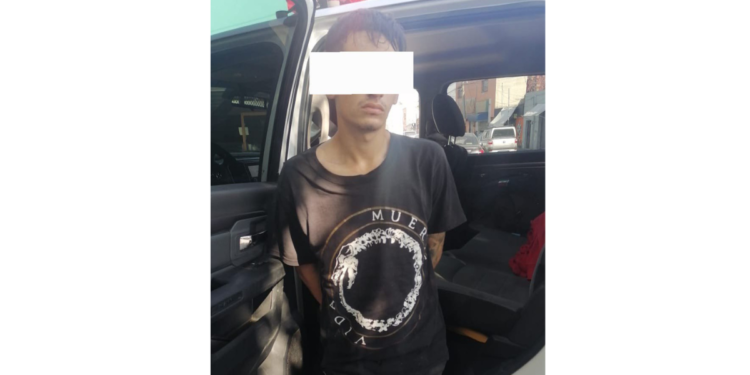 Detienen a hombre armado con droga y recuperan seis vehículos robados en Tlaquepaque