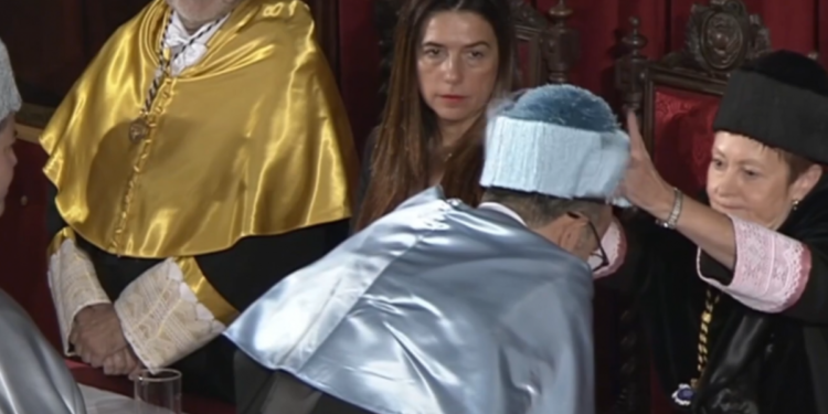 Recibe Ricardo Villanueva Doctorado “Honoris causa” por la Universidad de Valencia, España