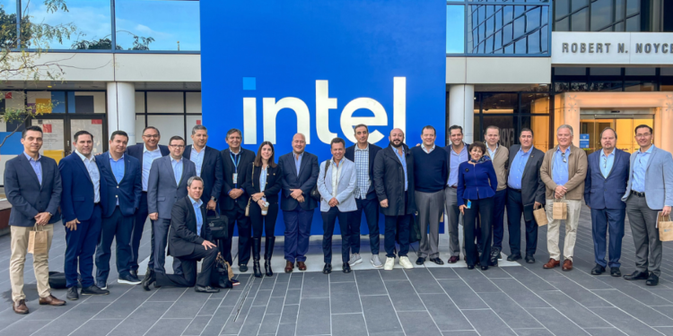 Enrique Alfaro y Pablo Lemus anuncian  inversión histórica de 890 mdd para Jalisco; se crearán 11 mil 500 empleos para 2025 en la industria de alta tecnología