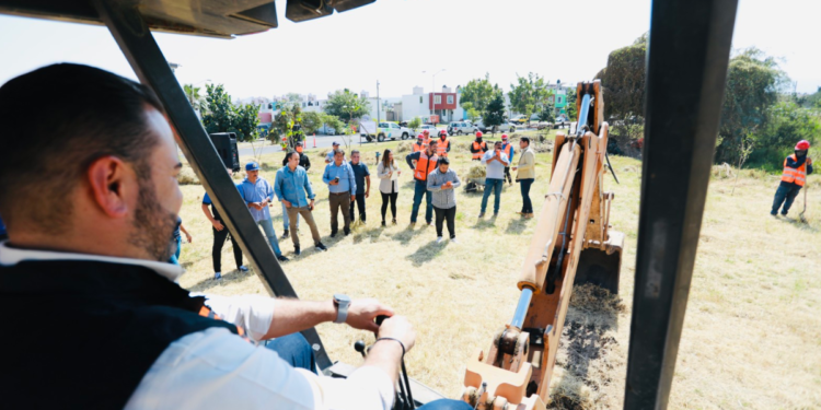 Anuncia Gerardo Quirino Transformación de Lote Baldío en Parque para Colonia Cuatro Estaciones de Tlajomulco