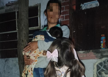 Rescatan a dos menores abandonadas en Misión Magnolia; madre en aparente estado inconveniente huyó del lugar