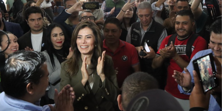 La presidenta de Guadalajara, Verónica Delgadillo, agradeció a los trabajadores de la limpieza por sumarse a «GDLimpia»
