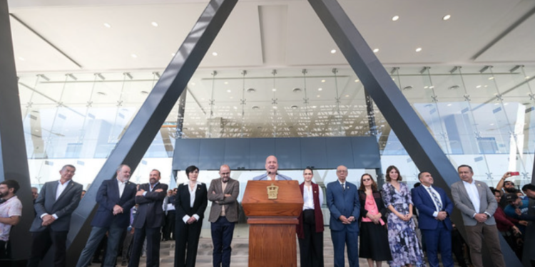 Enrique Alfaro inaugura el nuevo Hospital Civil en Tonalá; beneficiará a más de un millón de personas
