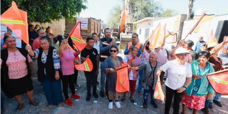 Más obra pública para Tlajomulco; Inicia pavimentación en la calle Javier Mina en La Calera