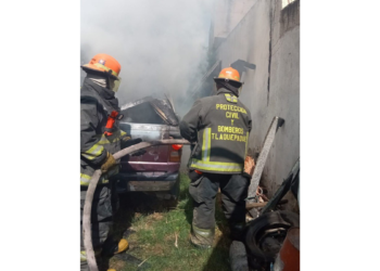 Bomberos de Tlaquepaque Sofocan Incendio en Colonia Santa Cruz del Valle; Reportan Un Lesionado