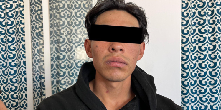 Detienen a un Hombre con Arma de Fuego de Utilería y Sustancias Ilícitas