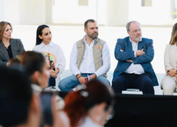 Supervisan trabajos de construcción de clínica contra las adicciones para mujeres