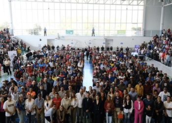 Entrega Pablo Lemus apoyos a ladrilleros ante suspensión de quemas en periodo invernal