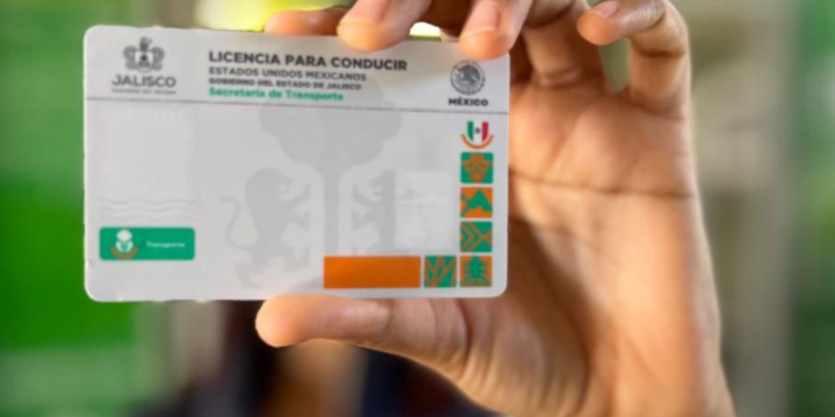 Presenta Setran la nueva imagen de la licencia de conducir