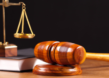 Según Tesis Jurisprudencial emitida en 2022 por la SCJN: «No Procede el Juicio de Amparo cuando se impugna Adición o Reforma a la Carta Magna»