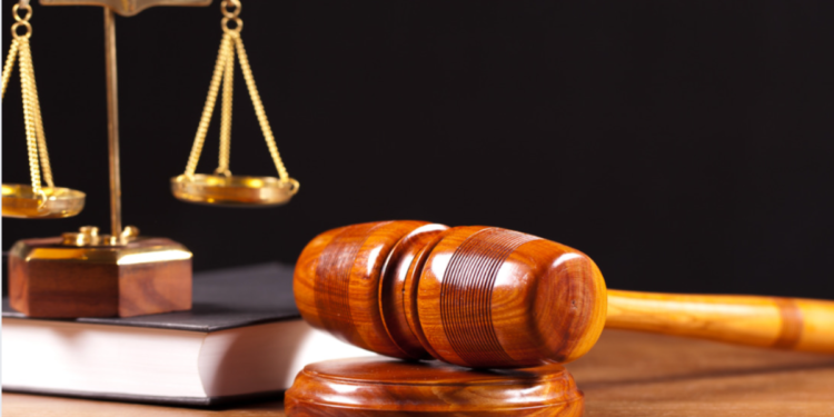 Según Tesis Jurisprudencial emitida en 2022 por la SCJN: «No Procede el Juicio de Amparo cuando se impugna Adición o Reforma a la Carta Magna»