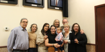 Develan retrato del Dr. Fernando Petersen Aranguren en homenaje a su gestión al frente de la Secretaría de Salud Jalisco 