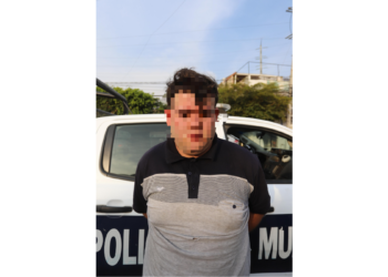 Policías de Tlaquepaque detienen a masculino por portación de arma de fuego; es señalado por vecinos como roba autos de la zona