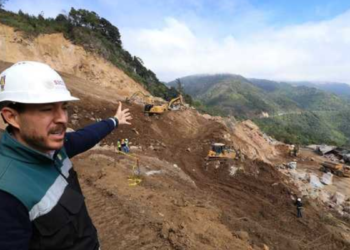 SICT y CAPUFE avanzan con el retiro de material en la zona de derrumbe de la autopista Acatzingo-Ciudad Mendoza