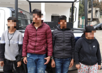 Policías de Tlaquepaque recuperan camioneta robada y detienen a cuatro presuntos responsables