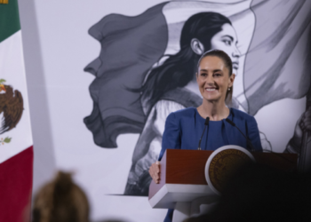 Presidenta Claudia Sheinbaum Presenta Apoyo Financiero A Mujeres Indígenas y Afromexicanas Artesanas