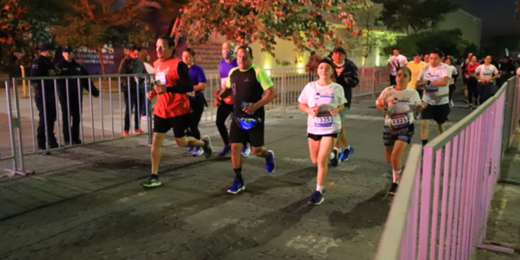 Participan más de cuatro mil personas en la Carrera del Policía 