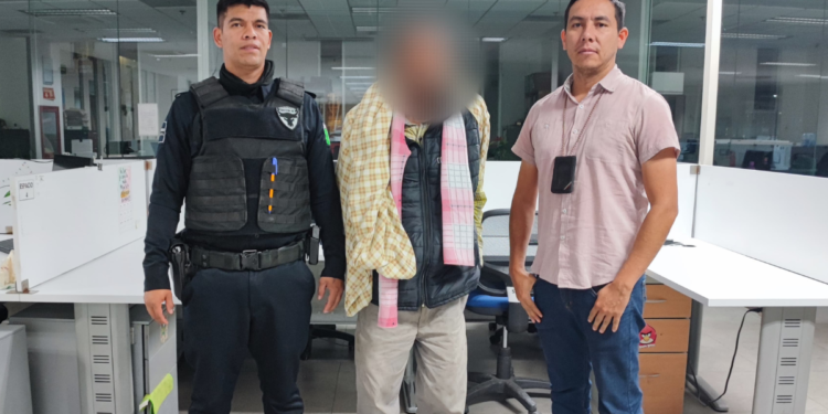 Policías de Zapopan Auxilian a Adulto Mayor Desorientado en Lomas de la Primavera