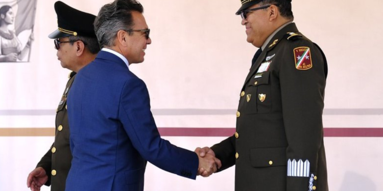 Asiste Pablo Lemus Navarro al cambio de mando de la 41/a Zona Militar, en Puerto Vallarta