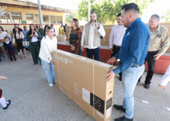 Equipan con tecnología a escuelas de Tlajomulco