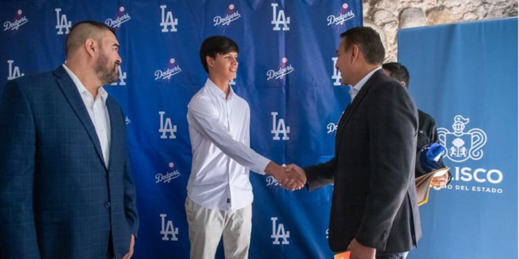 Orgullo jalisciense alcanza las Grandes Ligas: Andrés Luna es nuevo jugador de Los Dodgers de Los Ángeles