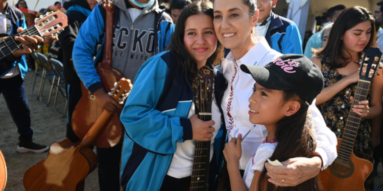 México no es colonia de nadie; siempre vamos a defender a los mexicanos en Estados Unidos: presidenta Claudia Sheinbaum