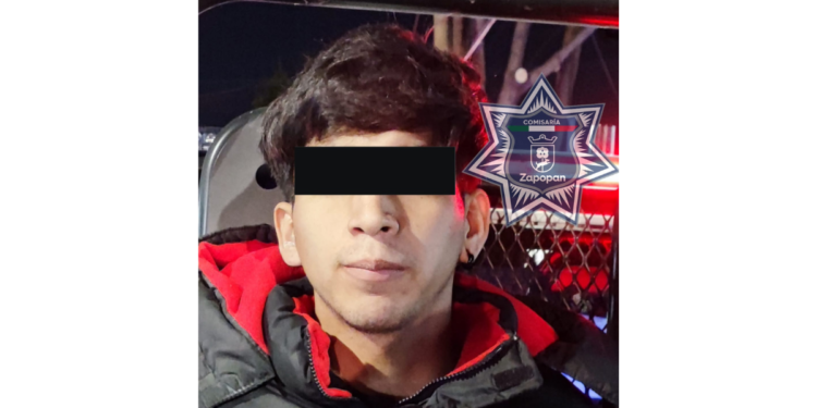 Detienen a Hombre por Posesión de Droga en la Colonia El Vigía