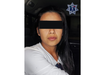 Detienen a mujer por presunto robo en tienda Walmart en Zapopan