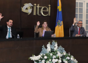 Reconoce el Pleno del ITEI a servidora pública ejemplar