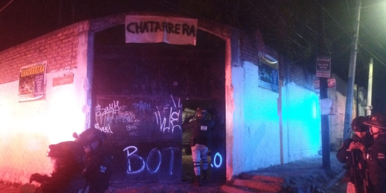 Bomberos de Tlaquepaque sofocan incendio en recicladora y clausuran otro establecimiento