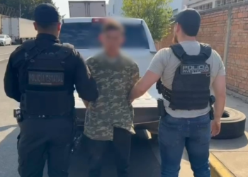 Capturan a probable partícipe en robo violento en unidad del transporte público, en Tonalá